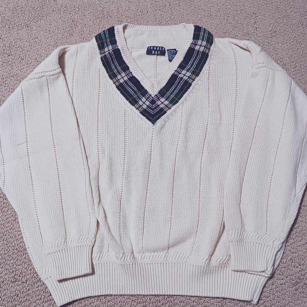 Trader Bay sweater 55% ramie 45% cotton long sleeve v-neck with accent